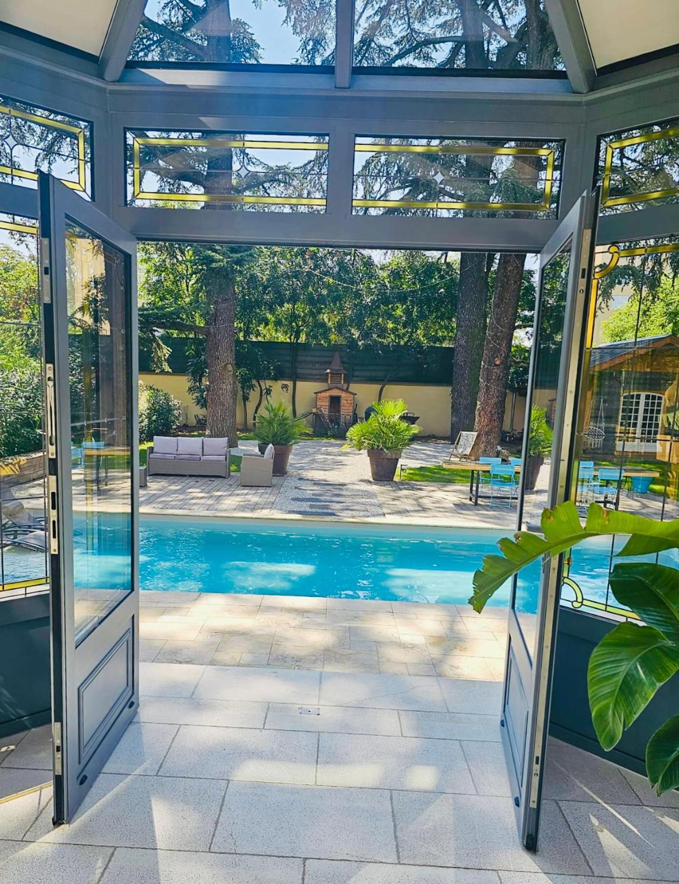 Chateau Grandclement Lyon Villeurbanne Niveau Rdc - Tresor Cache En Ville Avec Vue Piscine Et Parc วีเลอร์บาน ภายนอก รูปภาพ