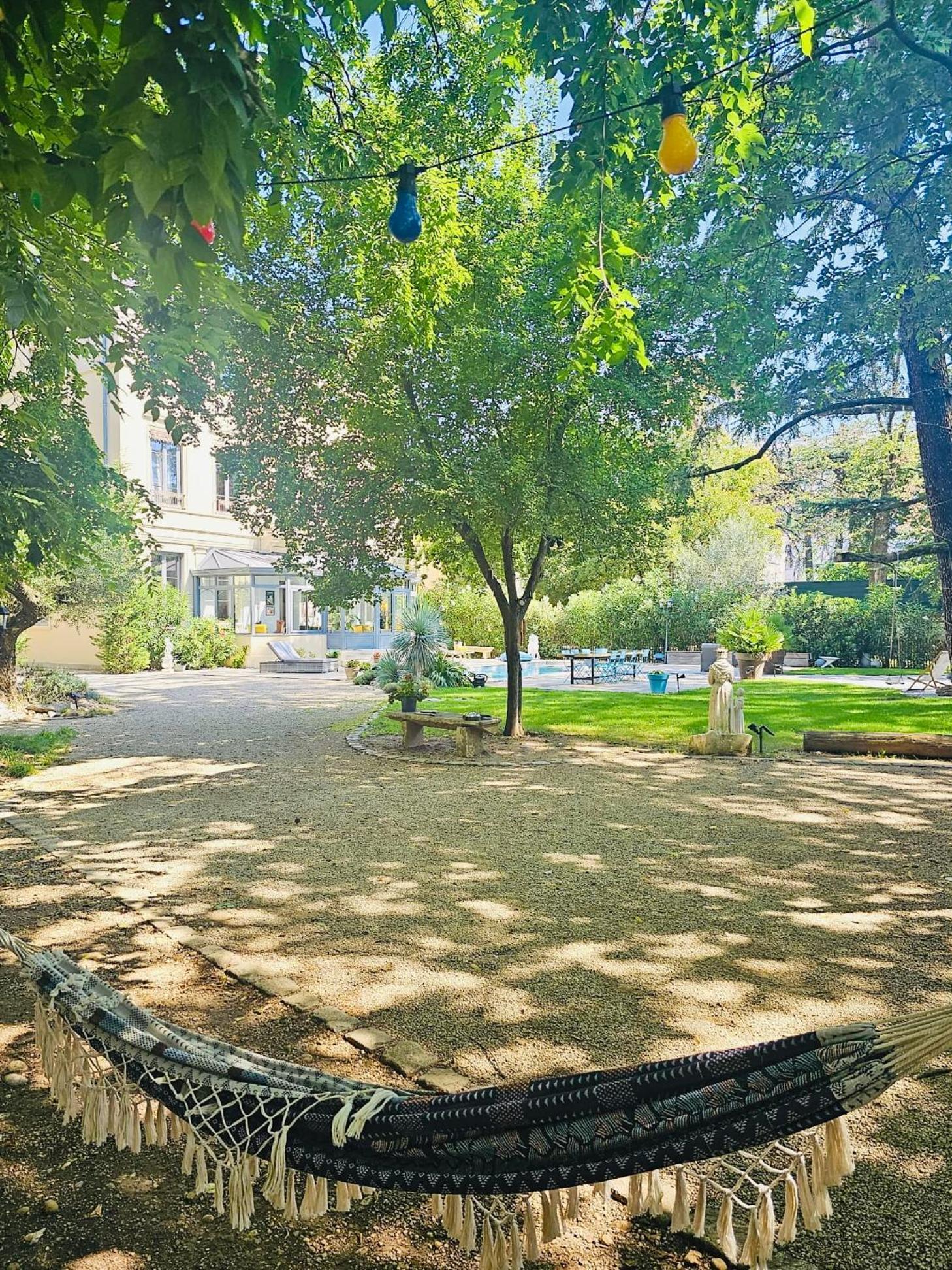 Chateau Grandclement Lyon Villeurbanne Niveau Rdc - Tresor Cache En Ville Avec Vue Piscine Et Parc วีเลอร์บาน ภายนอก รูปภาพ